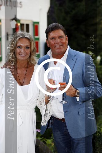Soest 1 september 2016
Frank en Sandra Masmeijer vieren hun trouwdag met dochters Charlotte en Michelle en schoonzoon bij restaurant t Spiehuis.
