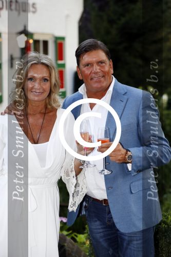 Soest 1 september 2016
Frank en Sandra Masmeijer vieren hun trouwdag met dochters Charlotte en Michelle en schoonzoon bij restaurant t Spiehuis.