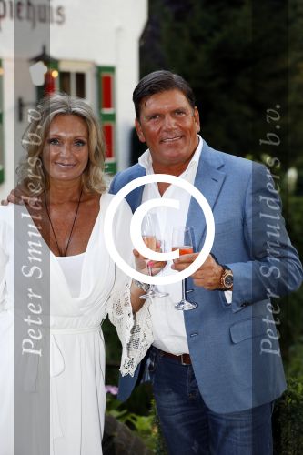 Soest 1 september 2016
Frank en Sandra Masmeijer vieren hun trouwdag met dochters Charlotte en Michelle en schoonzoon bij restaurant t Spiehuis.