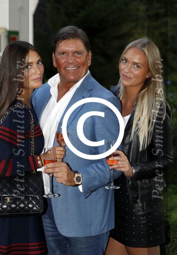 Soest 1 september 2016
Frank en Sandra Masmeijer vieren hun trouwdag met dochters Charlotte en Michelle en schoonzoon bij restaurant t Spiehuis.