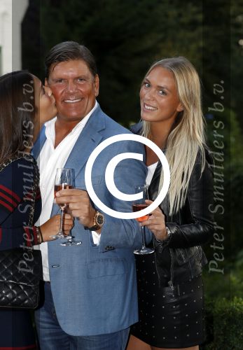 Soest 1 september 2016
Frank en Sandra Masmeijer vieren hun trouwdag met dochters Charlotte en Michelle en schoonzoon bij restaurant t Spiehuis.