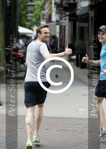 Amsterdam 22 juni 2016  
Giedo v d Garde en ... hard aan het lopen.