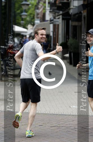 Amsterdam 22 juni 2016  
Giedo v d Garde en ... hard aan het lopen.