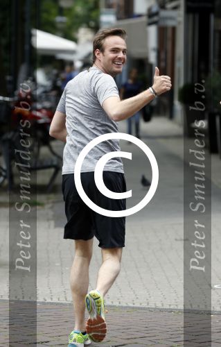 Amsterdam 22 juni 2016  
Giedo v d Garde en ... hard aan het lopen.