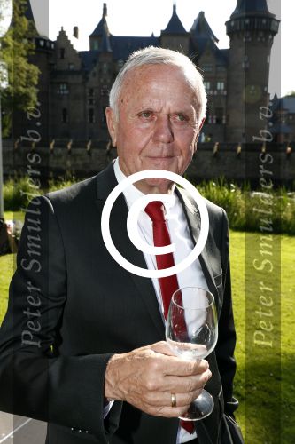 Haarzuilens 22 juni 2016
Haringparty op kasteel Haarzuilens. Harry Mens met trouwring
