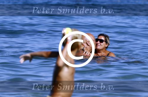 ibiza 19 augustus 2016
Herman den Blijker en zijn vrouw Jacqueline met zoon Matz op vakantie op ibiza.