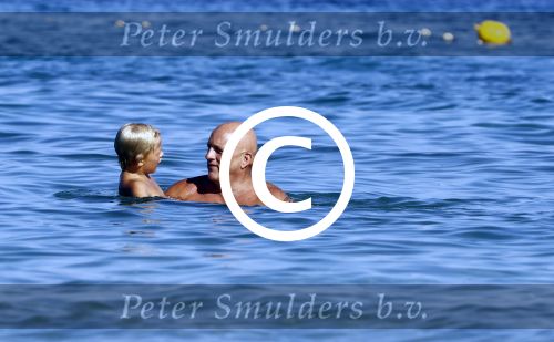 ibiza 19 augustus 2016
Herman den Blijker en zijn vrouw Jacqueline met zoon Matz op vakantie op ibiza.