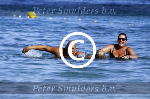 ibiza 19 augustus 2016
Herman den Blijker en zijn vrouw Jacqueline met zoon Matz op vakantie op ibiza.