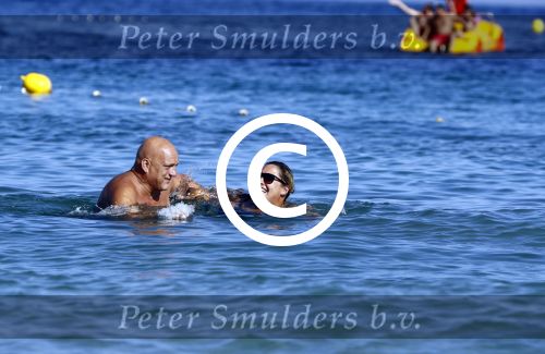 ibiza 19 augustus 2016
Herman den Blijker en zijn vrouw Jacqueline met zoon Matz op vakantie op ibiza.
