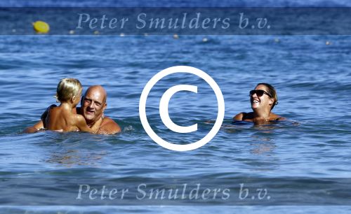 ibiza 19 augustus 2016
Herman den Blijker en zijn vrouw Jacqueline met zoon Matz op vakantie op ibiza.