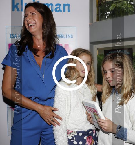 Amsterdam 20 juni 2016
Boekpresentatie Isa Hoes en Vlinder Kmaerling in het blauwe theehuis in het vondelpark.