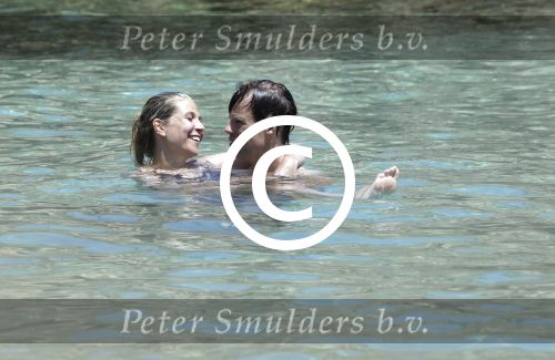 ibiza 27 juni 2016 
Stranddag van Nick en Kirsten Schilder de dag na hun trouwen bij el chirinquito.
Aanwezig oa Jan en Liza Smit Simon en Annemarie Keizer Jaap Kwakman met vriendin Aloys Buys met vriendin Jaap Reesema