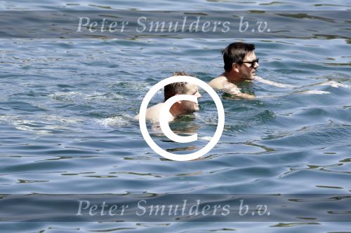 ibiza 27 juni 2016 
Stranddag van Nick en Kirsten Schilder de dag na hun trouwen bij el chirinquito.
Aanwezig oa Jan en Liza Smit Simon en Annemarie Keizer Jaap Kwakman met vriendin Aloys Buys met vriendin Jaap Reesema