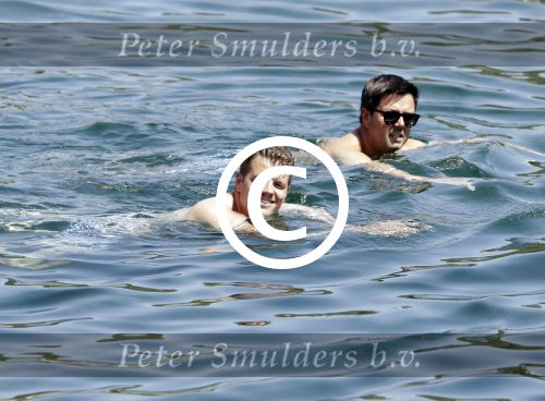 ibiza 27 juni 2016 
Stranddag van Nick en Kirsten Schilder de dag na hun trouwen bij el chirinquito.
Aanwezig oa Jan en Liza Smit Simon en Annemarie Keizer Jaap Kwakman met vriendin Aloys Buys met vriendin Jaap Reesema