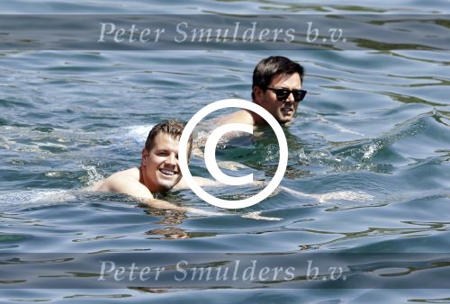 ibiza 27 juni 2016 
Stranddag van Nick en Kirsten Schilder de dag na hun trouwen bij el chirinquito.
Aanwezig oa Jan en Liza Smit Simon en Annemarie Keizer Jaap Kwakman met vriendin Aloys Buys met vriendin Jaap Reesema