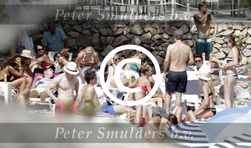 ibiza 27 juni 2016 
Stranddag van Nick en Kirsten Schilder de dag na hun trouwen bij el chirinquito.
Aanwezig oa Jan en Liza Smit Simon en Annemarie Keizer Jaap Kwakman met vriendin Aloys Buys met vriendin Jaap Reesema