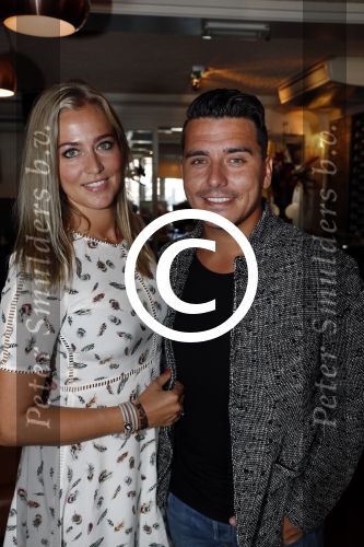 Volendam 31 augustus 2016
Presentatie 100NL in restaurant Lotje wine en dine van Jan Smit. jan met zijn vrouw Lisa