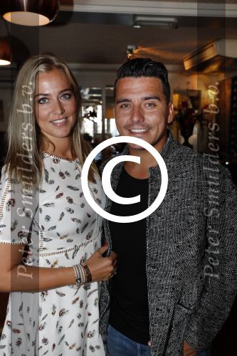 Volendam 31 augustus 2016
Presentatie 100NL in restaurant Lotje wine en dine van Jan Smit. jan met zijn vrouw Lisa