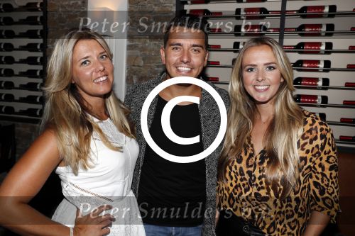 Volendam 31 augustus 2016
Presentatie 100NL in restaurant Lotje wine en dine van Jan Smit. Jan met Jenny en Monique