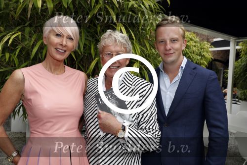 Naarden Vesting 6 september 2016
Presentatei boek DOEN van Jan des Bouvrie bij het arsenaal.
Monique en zoon Jan zijn ook aanwezig.