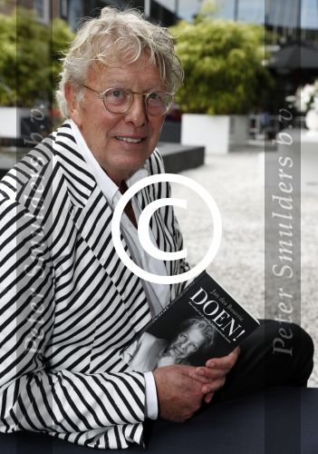 Naarden Vesting 6 september 2016
Presentatei boek DOEN van Jan des Bouvrie bij het arsenaal.
Monique en zoon Jan zijn ook aanwezig.