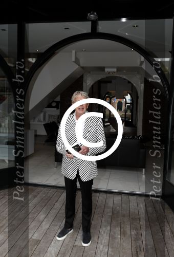 Naarden Vesting 6 september 2016
Presentatei boek DOEN van Jan des Bouvrie bij het arsenaal.
Monique en zoon Jan zijn ook aanwezig.