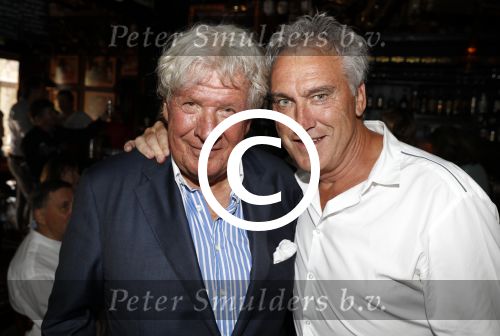 Blaricum 6 september 2016
Surprise party voor Willibrord Frequin zijn 75e verjaardag bij  Moeke Spijstra.
Zijn vriendin kinderen en kleinkinderen zijn natuurlijk aanwezig. Jeroen Jorna