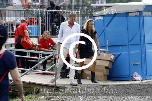 Spa Francorchamps 27 augustus 2016
Jeroen Pauw met (een) vriendin bij de GP Formule 1 F1 op het circuit van Spa