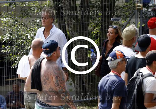 Spa Francorchamps 27 augustus 2016
Jeroen Pauw met (een) vriendin bij de GP Formule 1 F1 op het circuit van Spa
