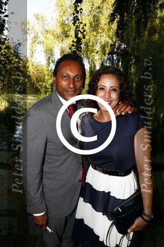 Haarzuilens 22 juni 2016
Haringparty op kasteel Haarzuilens. Jerry Rustveld met Aicha Marghadi