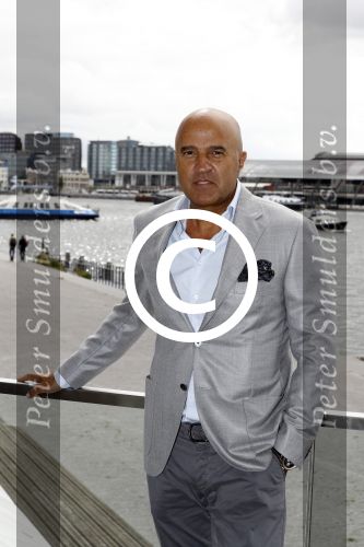 Amsterdam 29 augustus 2016
Perspresentatie RTL in het eye theater. John v d Heuvel