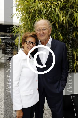 Naarden Vesting 6 september 2016
Presentatei boek DOEN van Jan des Bouvrie bij het arsenaal.
Monique en zoon Jan zijn ook aanwezig. Joop en Janine v d Ende