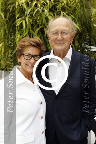 Naarden Vesting 6 september 2016
Presentatei boek DOEN van Jan des Bouvrie bij het arsenaal.
Monique en zoon Jan zijn ook aanwezig. Joop en Janine v d Ende