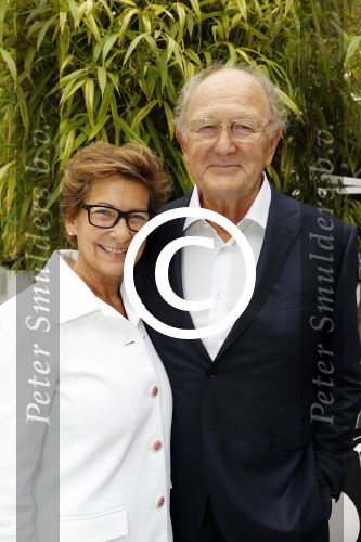 Naarden Vesting 6 september 2016
Presentatei boek DOEN van Jan des Bouvrie bij het arsenaal.
Monique en zoon Jan zijn ook aanwezig. Joop en Janine v d Ende
