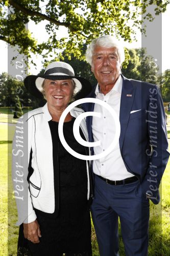 Haarzuilens 22 juni 2016
Haringparty op kasteel Haarzuilens. Klaas Wilting met zijn vrouw