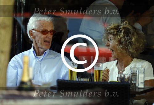 Amsterdam 23 augustus 2016
Manfred de Graaf met een vriendin op terras bij v Dam