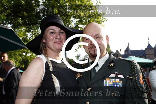 Haarzuilens 22 juni 2016
Haringparty op kasteel Haarzuilens. Marco Kroon met vrouw