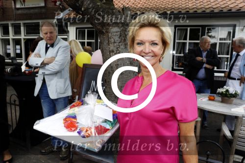 Blaricum 6 september 2016
Surprise party voor Willibrord Frequin zijn 75e verjaardag bij  Moeke Spijstra.
Zijn vriendin kinderen en kleinkinderen zijn natuurlijk aanwezig. mariska v Kolck