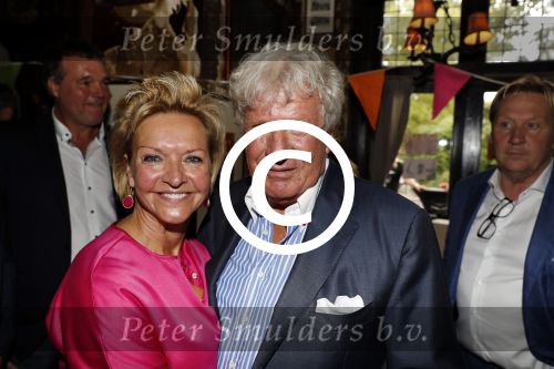 Blaricum 6 september 2016
Surprise party voor Willibrord Frequin zijn 75e verjaardag bij  Moeke Spijstra.
Zijn vriendin kinderen en kleinkinderen zijn natuurlijk aanwezig. mariska v Kolck