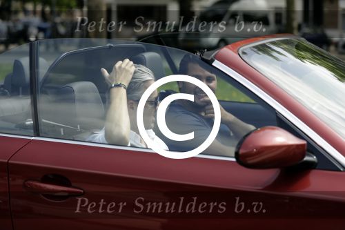 Amsterdam 28 juni 2016
Marvin Breukhoven met (een) vriend in zijn bmw cabrio.
