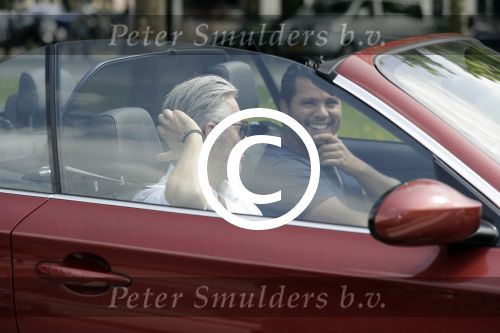 Amsterdam 28 juni 2016
Marvin Breukhoven met (een) vriend in zijn bmw cabrio.
