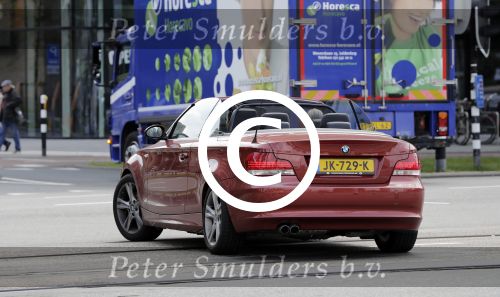 Amsterdam 28 juni 2016
Marvin Breukhoven met (een) vriend in zijn bmw cabrio.