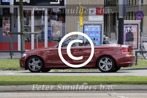 Amsterdam 28 juni 2016
Marvin Breukhoven met (een) vriend in zijn bmw cabrio.