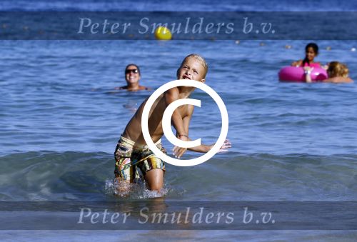 ibiza 19 augustus 2016
Herman den Blijker en zijn vrouw Jacqueline met zoon Matz op vakantie op ibiza.