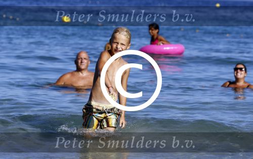 ibiza 19 augustus 2016
Herman den Blijker en zijn vrouw Jacqueline met zoon Matz op vakantie op ibiza.