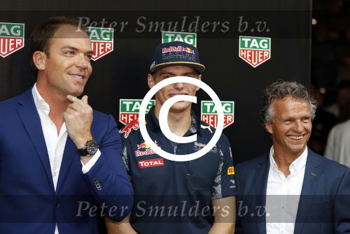 Amsterdam 30 augustus 2016
Presentatie Tag Heuer horloge van Max Verstappen. Robert Doornbos en Jan lammers