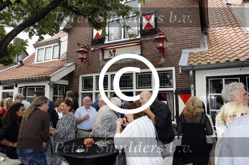 Blaricum 6 september 2016
Surprise party voor Willibrord Frequin zijn 75e verjaardag bij  Moeke Spijstra.
Zijn vriendin kinderen en kleinkinderen zijn natuurlijk aanwezig.