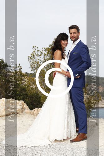 Ibiza 26 juni 2016
Nick en Kirsten Schilder trouwen op het strand van es Cubells. De vaderr van Kirsten trouwt ze en Ruben Nicolai doet zijn act als Duitse zanger.