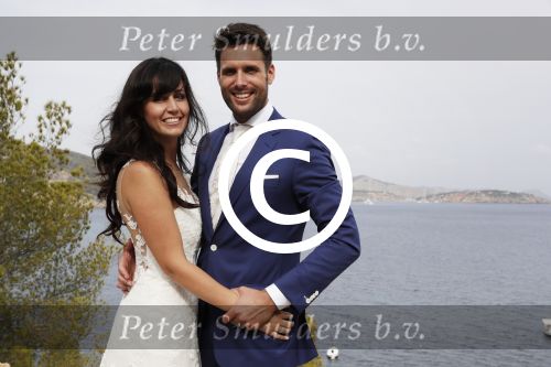 Ibiza 26 juni 2016
Nick en Kirsten Schilder trouwen op het strand van es Cubells. De vaderr van Kirsten trouwt ze en Ruben Nicolai doet zijn act als Duitse zanger.