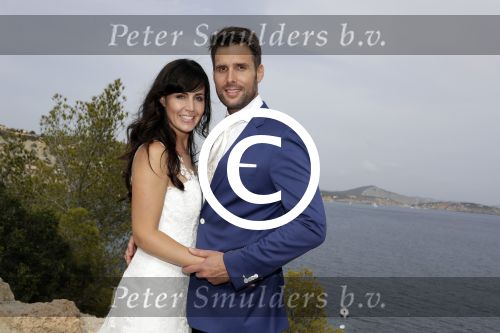 Ibiza 26 juni 2016
Nick en Kirsten Schilder trouwen op het strand van es Cubells. De vaderr van Kirsten trouwt ze en Ruben Nicolai doet zijn act als Duitse zanger.
